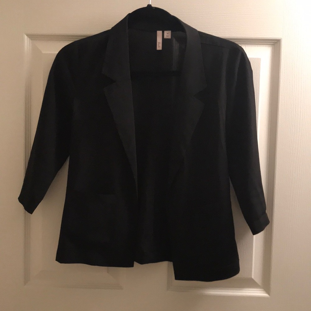 Lightweight casual 3/4 sleeve blazer